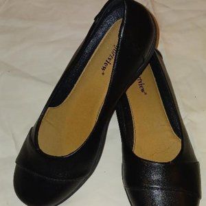 Gab Flat by Comfortview Womens 8W Shoe